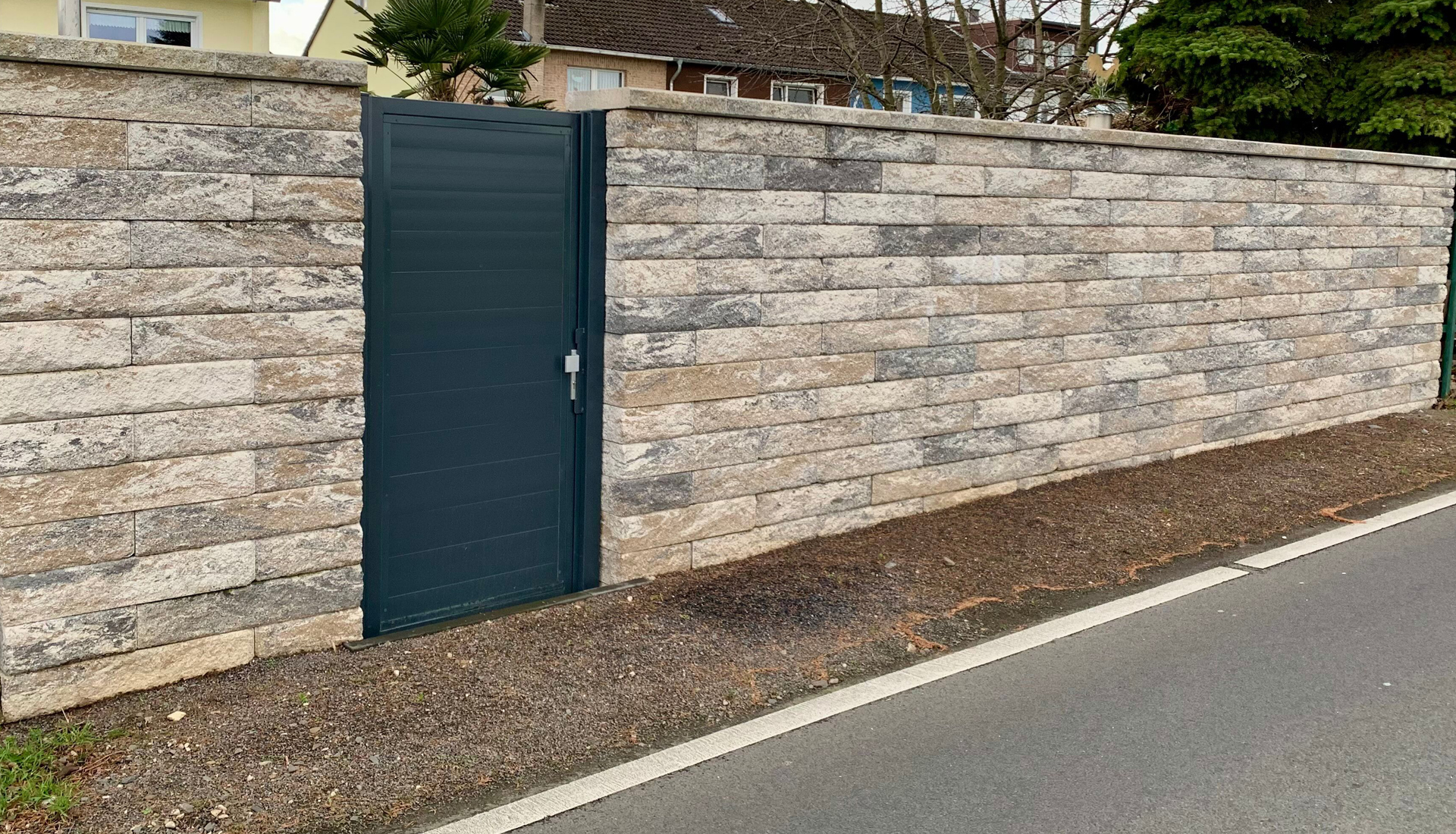 https://gartenbau-kaulen.de/wp-content/uploads/2025/02/Zaun_Mauerbau_titel_1920_1100-1.jpg
